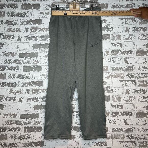 Nike therma fit swooshy/jogger pants - Picture 5 of 6